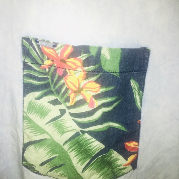 Button down shirt - Picture 3 of 4